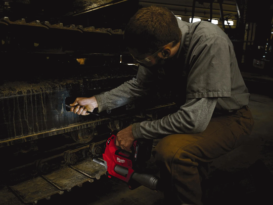Milwaukee 2646-21CT In Use