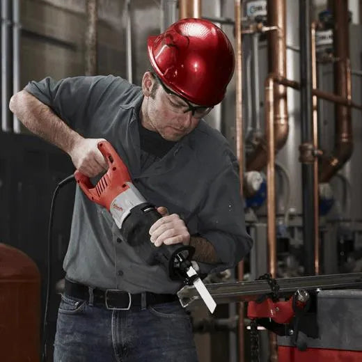 Milwaukee 6538-21 In Use