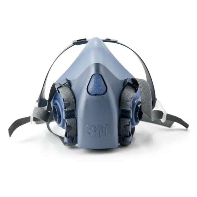 3M 7502 front view