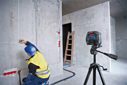 Bosch GCL100-40G measuring wall