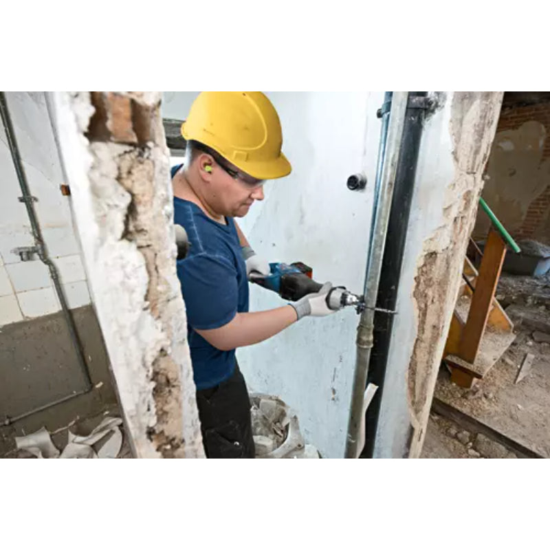 Bosch GSA18V-125N in use