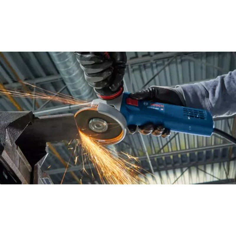 Bosch GWS10-450 in use