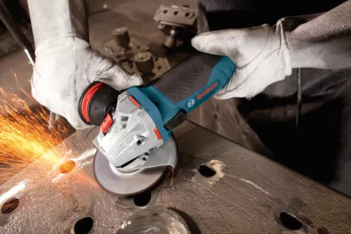 Bosch GWS13-50VS in use