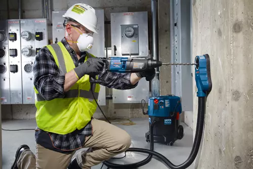 Bosch HC2055 in use