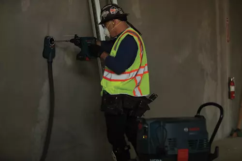 Bosch HDC200 in use