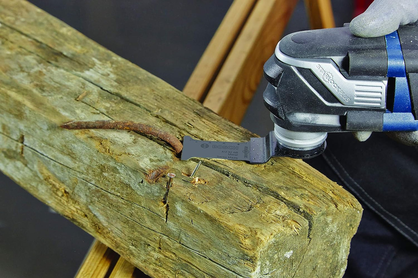Bosch OSL114C-3 removing nail