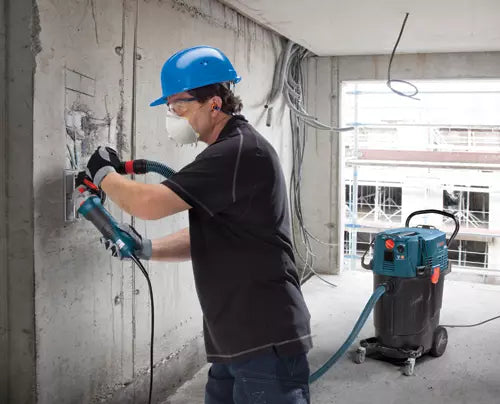 Bosch VAC140AH in use