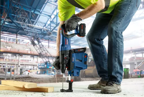 Bosch GBH18V-26DK24 in use