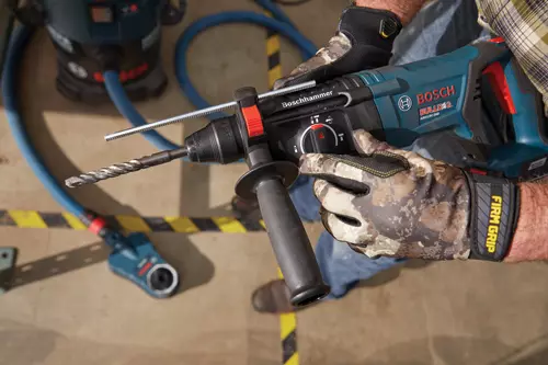 Bosch GBH18V-26DK24 in use