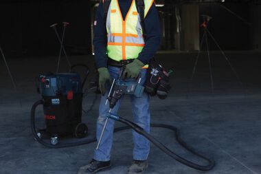 Bosch GBH18V-26NK in use