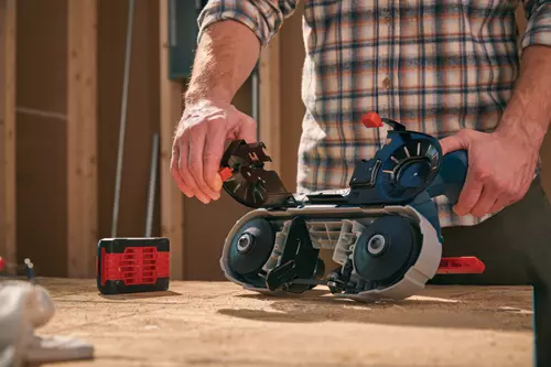 Bosch GCB18V-2N in use